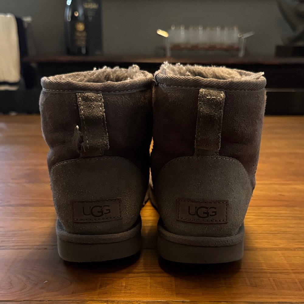 UGG Classic Mini - image 2